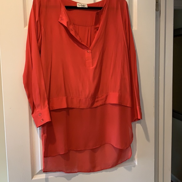 Violet silk blouse tunic shirttail hem hi lo button front - Picture 4 of 9